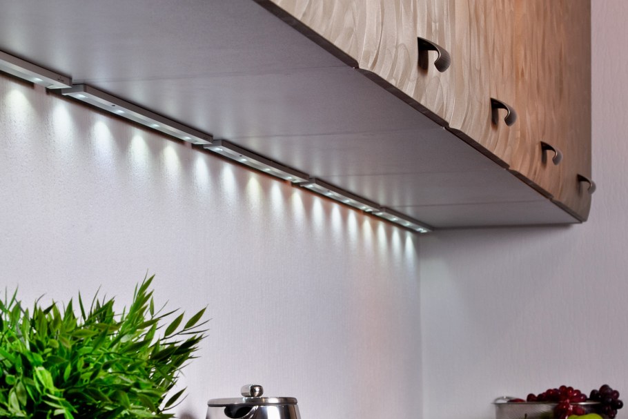 Профиль для ленты светодиодной gola для кухни