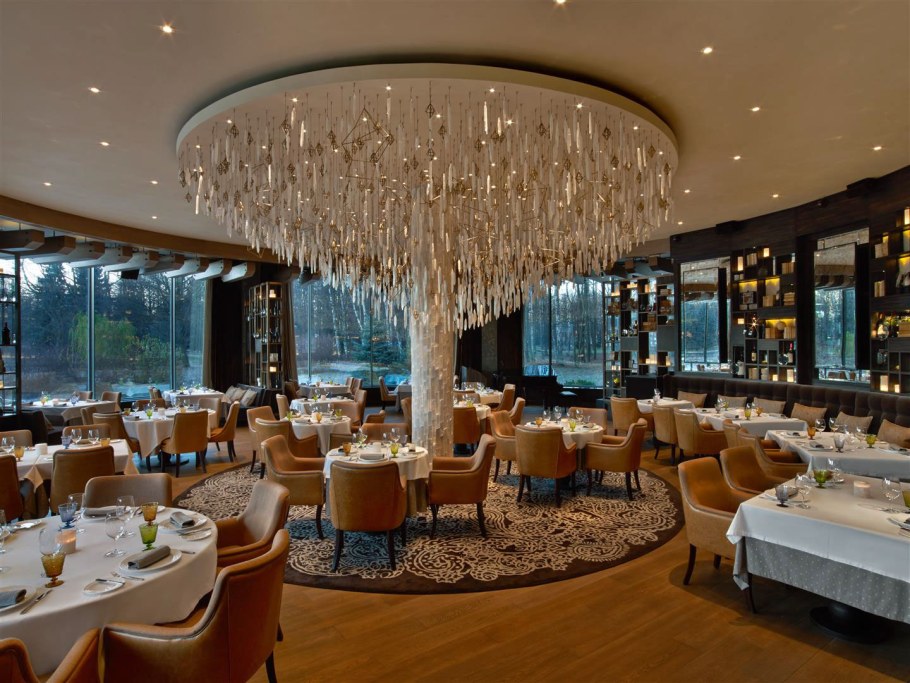 Красивый ресторан