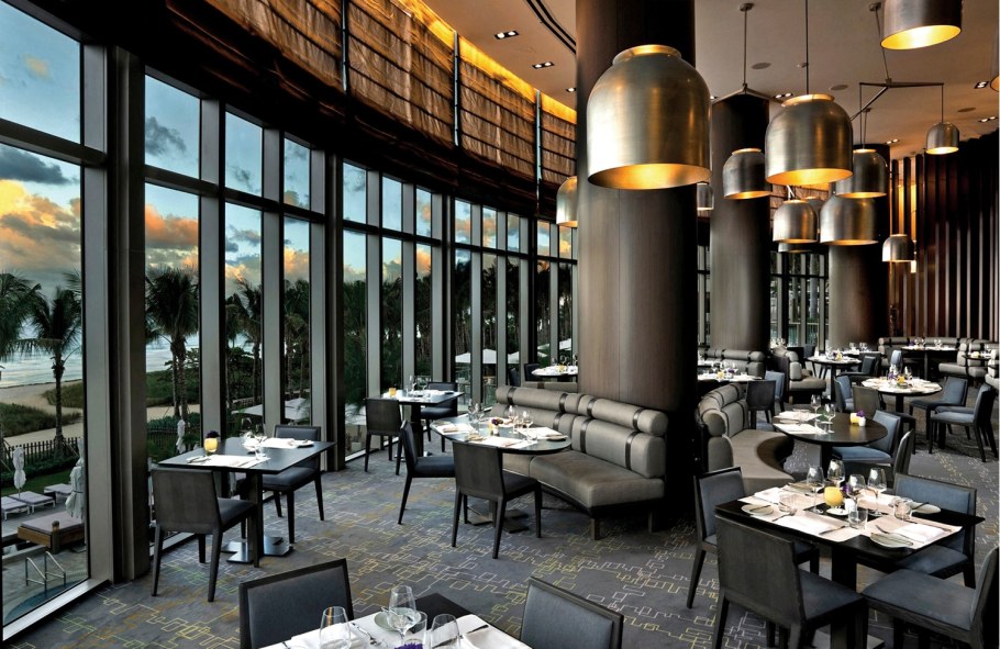 Красивый интерьер ресторана