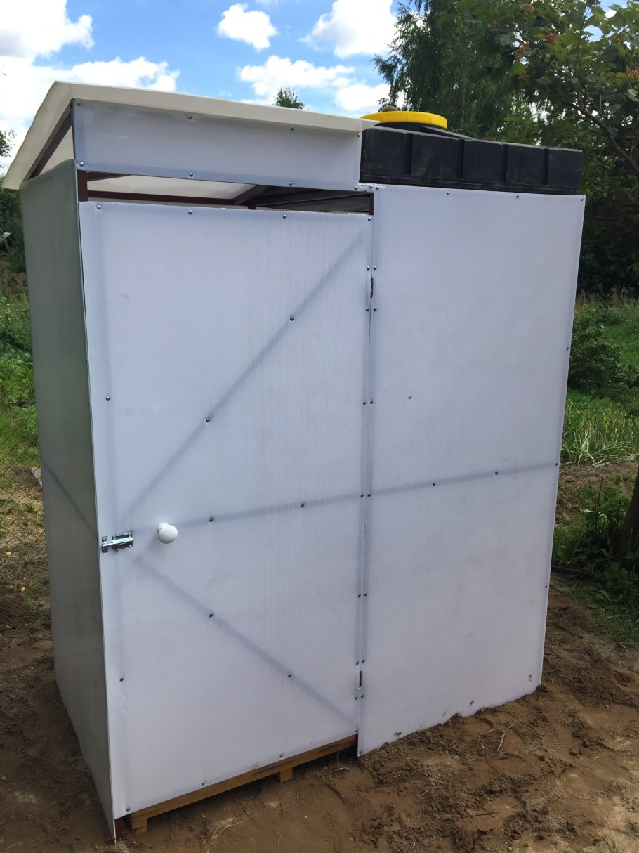 Душ дачный с раздевалкой и баком для душа Rostok 200л с подогревом