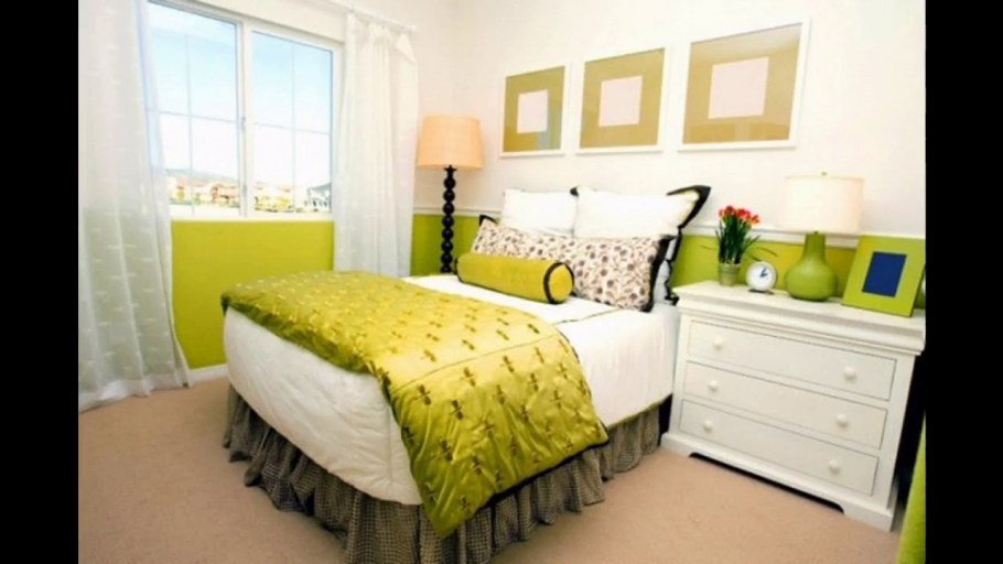 Оливково серая спальня