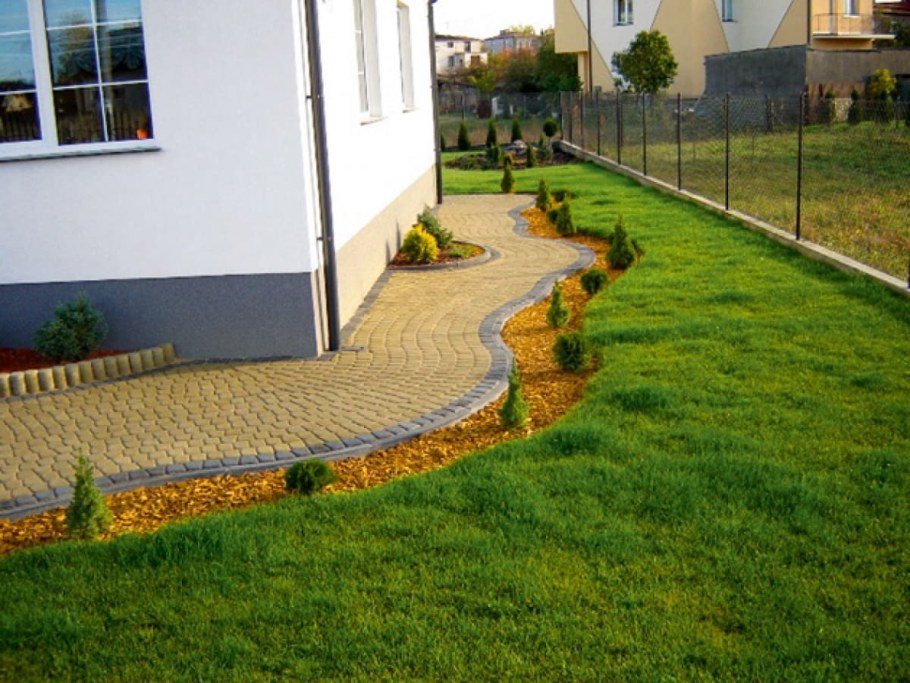 Тротуарная плитка вокруг дома