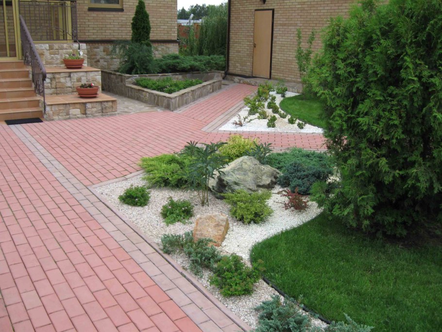 Брусчатка на небольшом участке