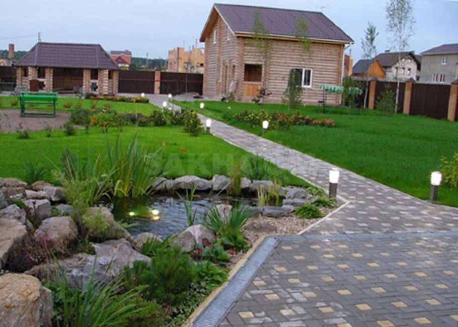 Плитка на участке частного дома