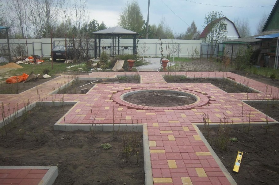 Плитка на дачном участке