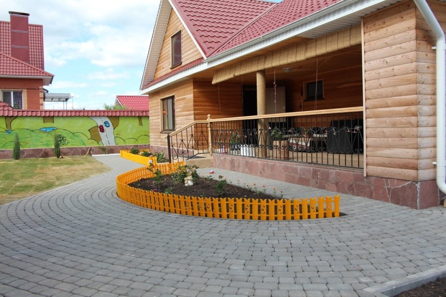 Тротуарная плитка перед домом