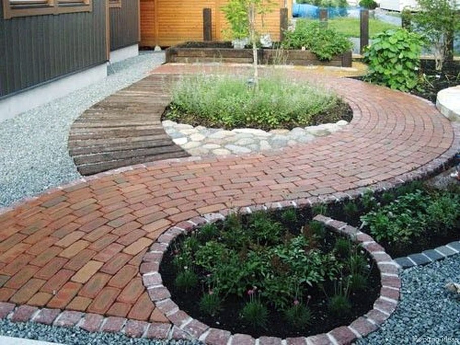 Клумба в тротуарной плитке