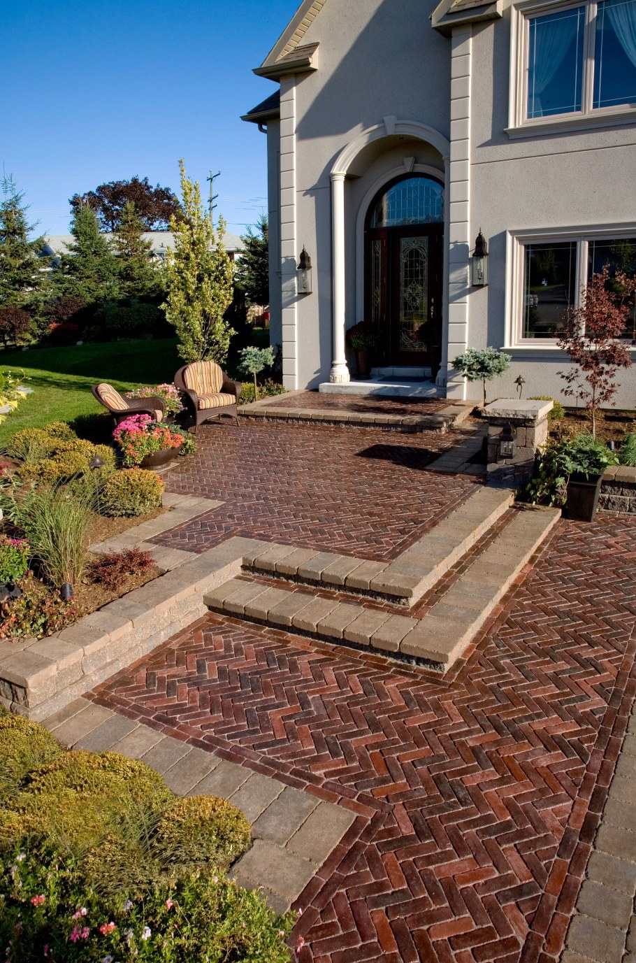 Брусчатка во дворе