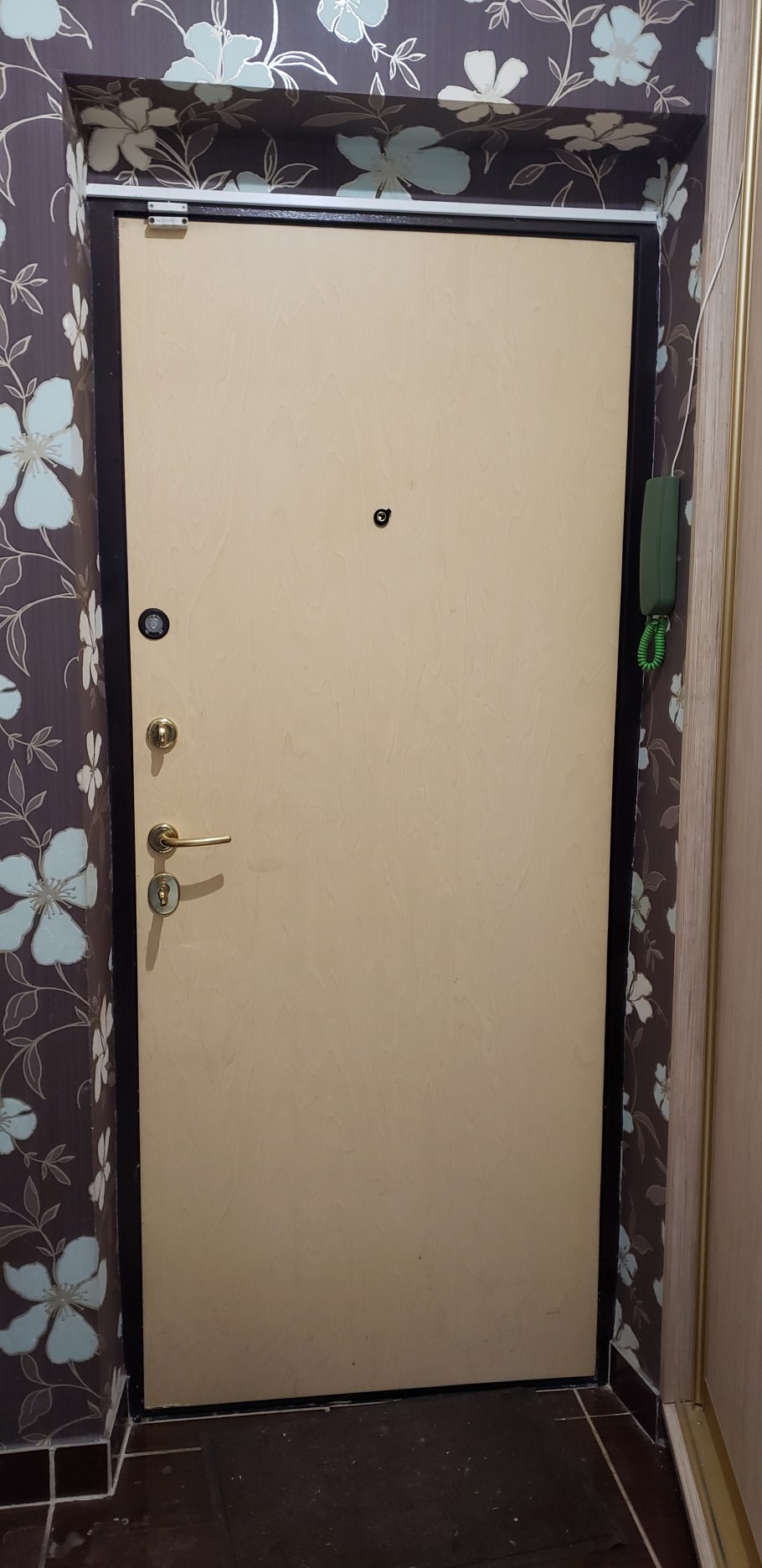 Демонтаж наличников дверных