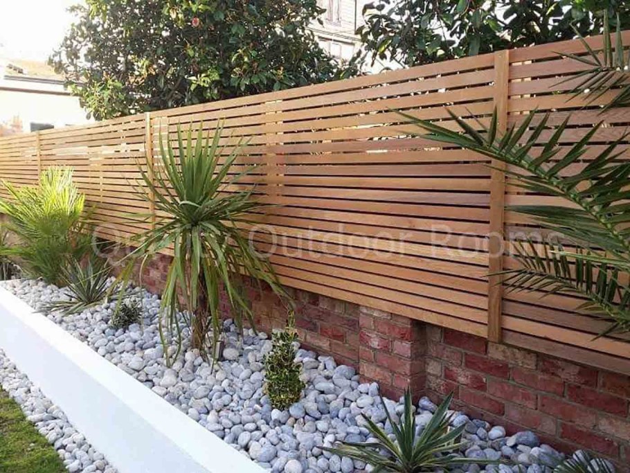 Реечный забор из дерева