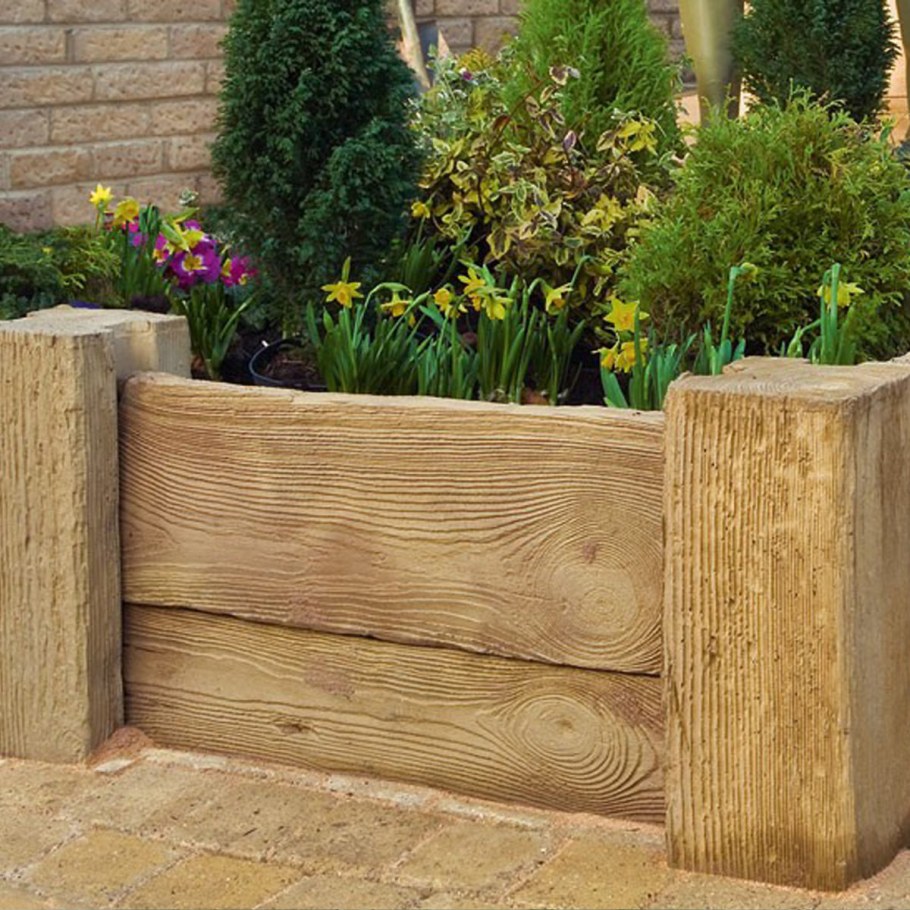 Ограждение для клумбы из дерева