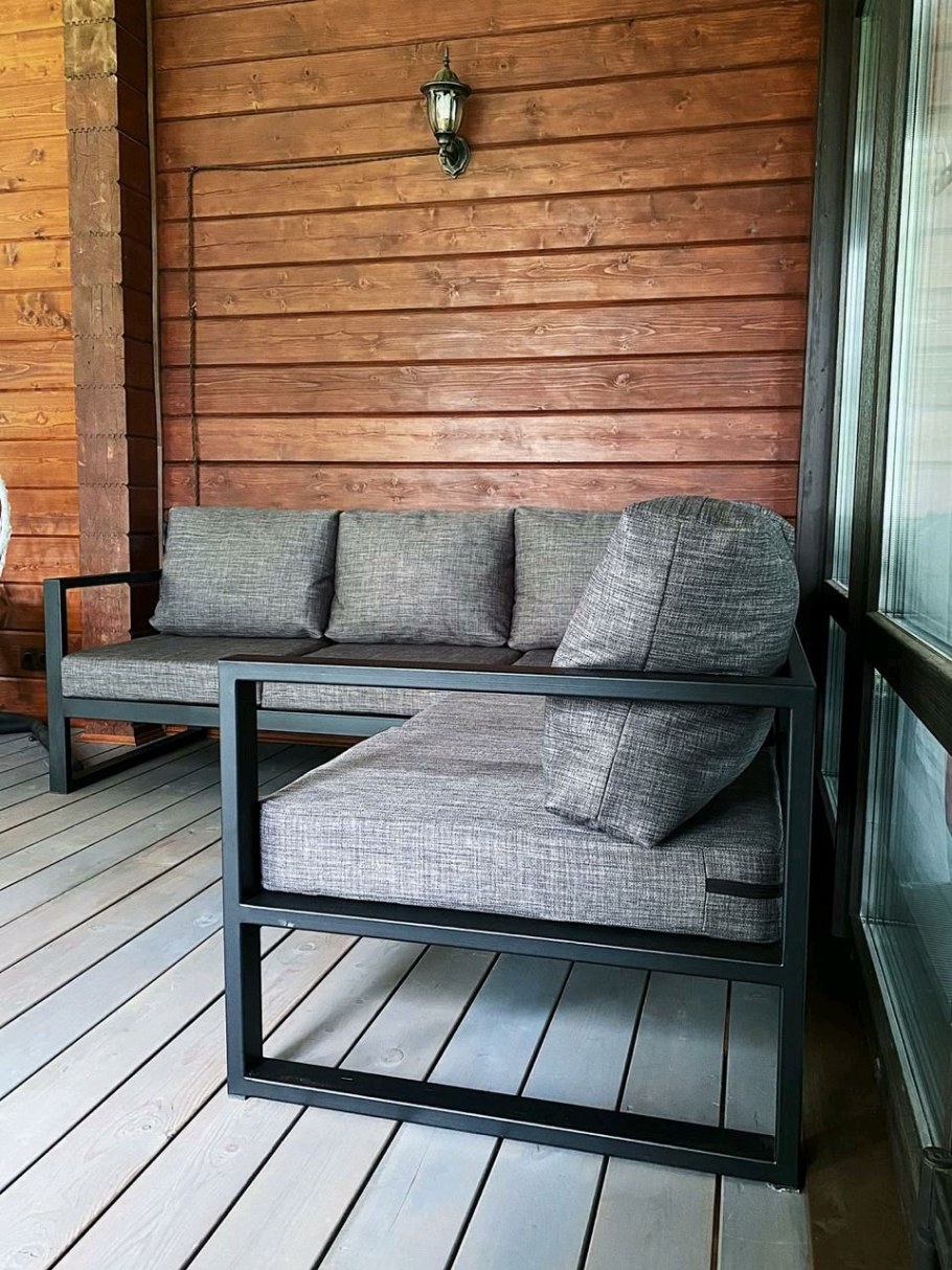 Диван из дерева