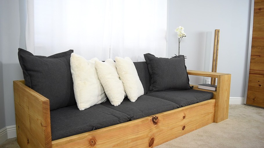 Диван из дерева раскладной