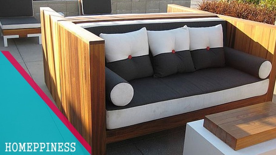 Уличный диван из дерева