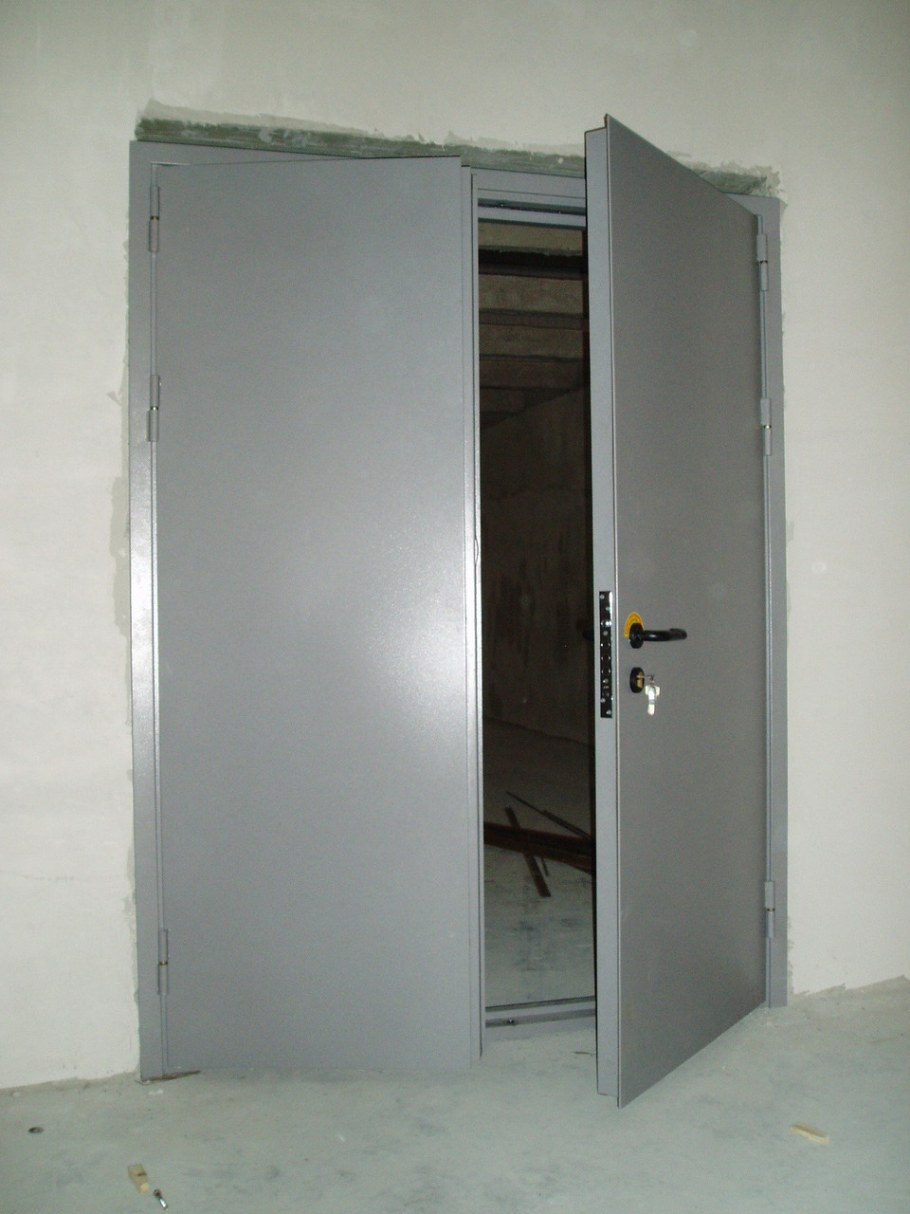 Дверь металлическая двухстворчатая 1250x2050