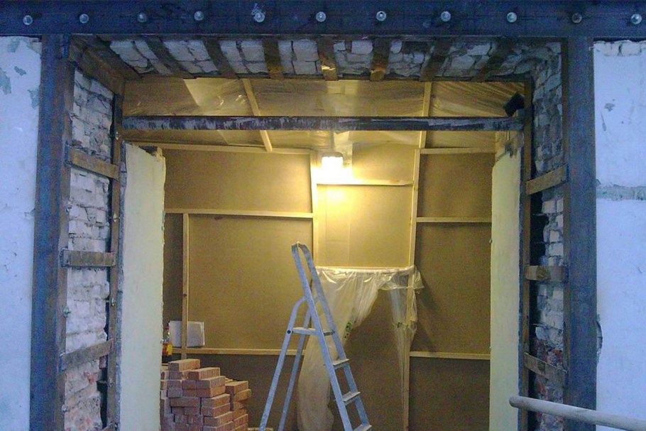 Пробивка дверного проема 2000 мм