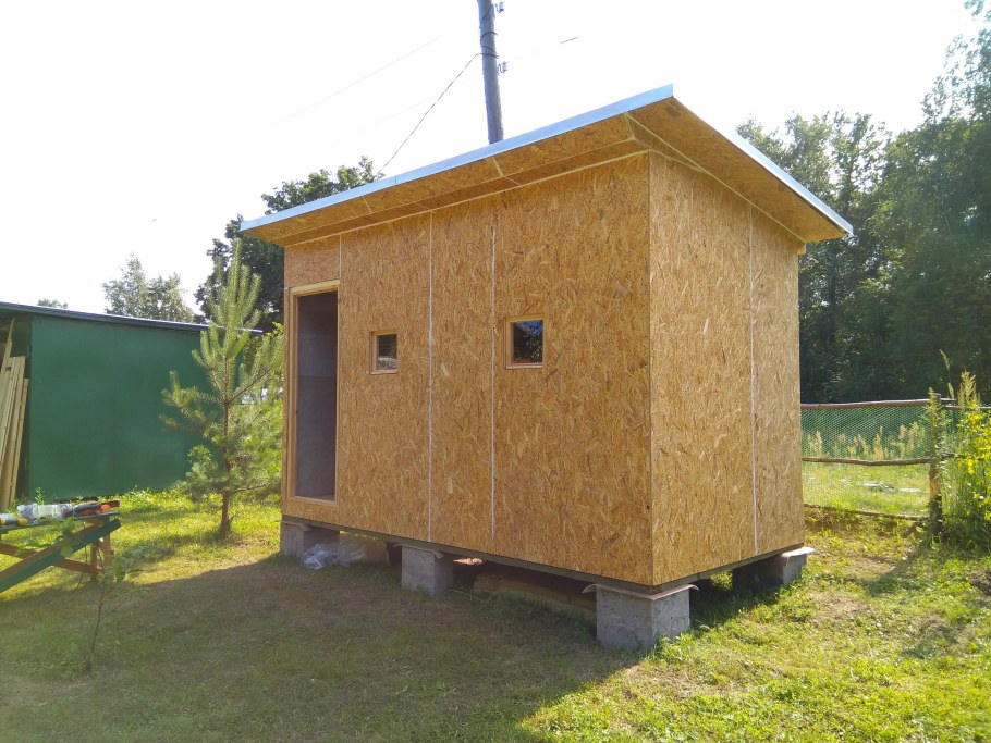 Маленькая каркасная баня 2х3 из ОСБ