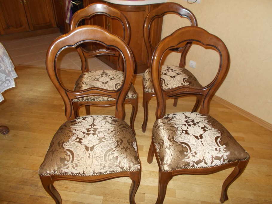 Кресло с каретной стяжкой кожа