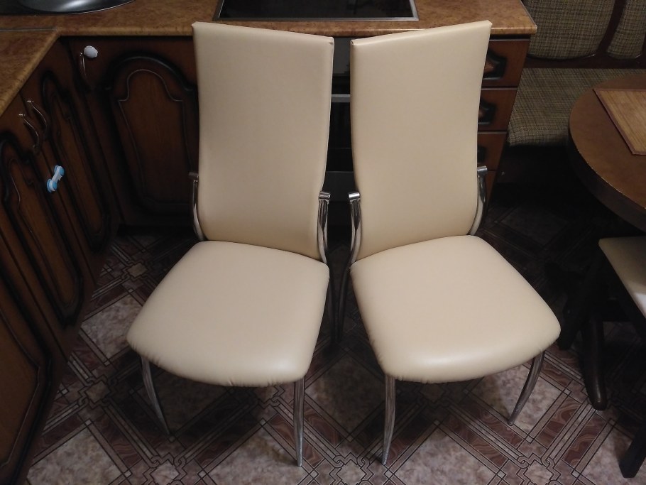 Обивка стульев кожзаменителем