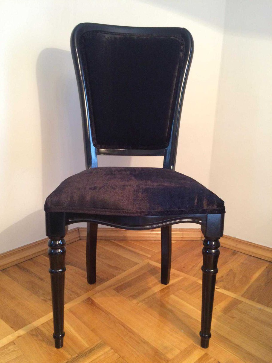 Стулья обтянутые кожзамом