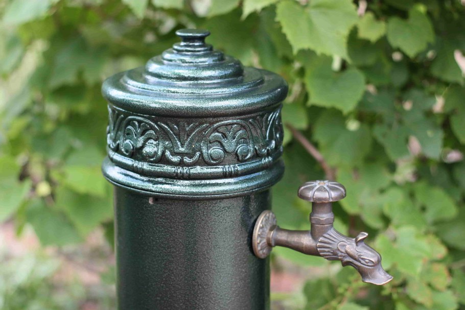 Колонка водяная уличная