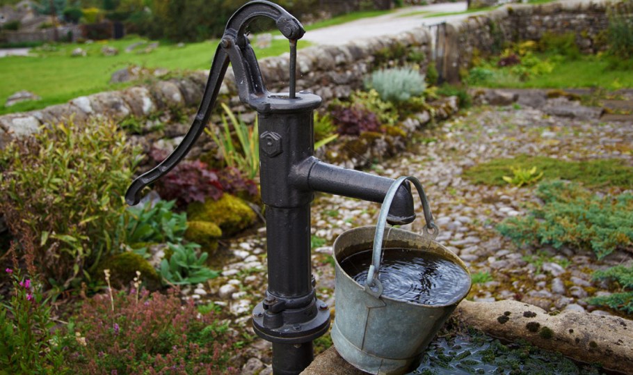 Ручная водяная колонка