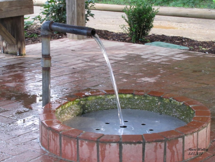 Уличный водопроводный кран