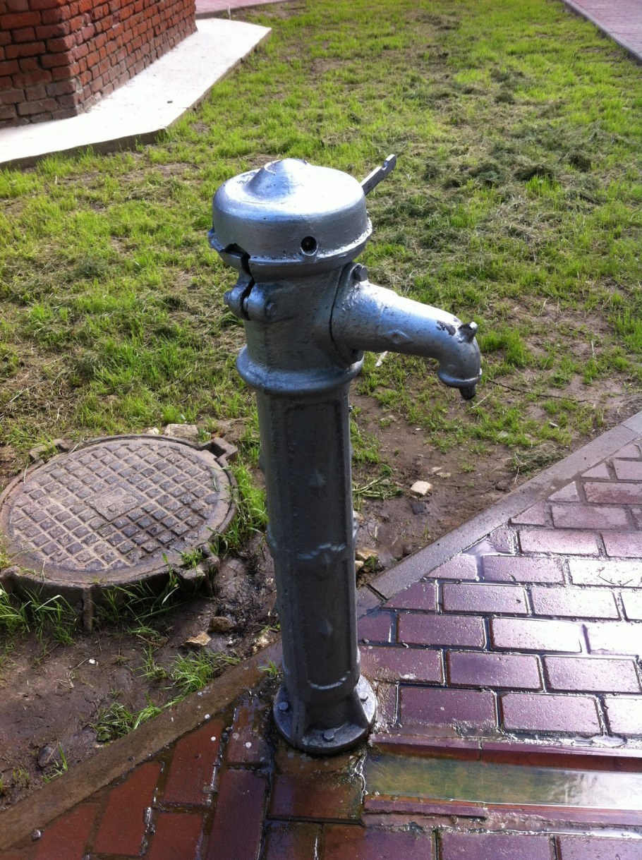 Уличный кран