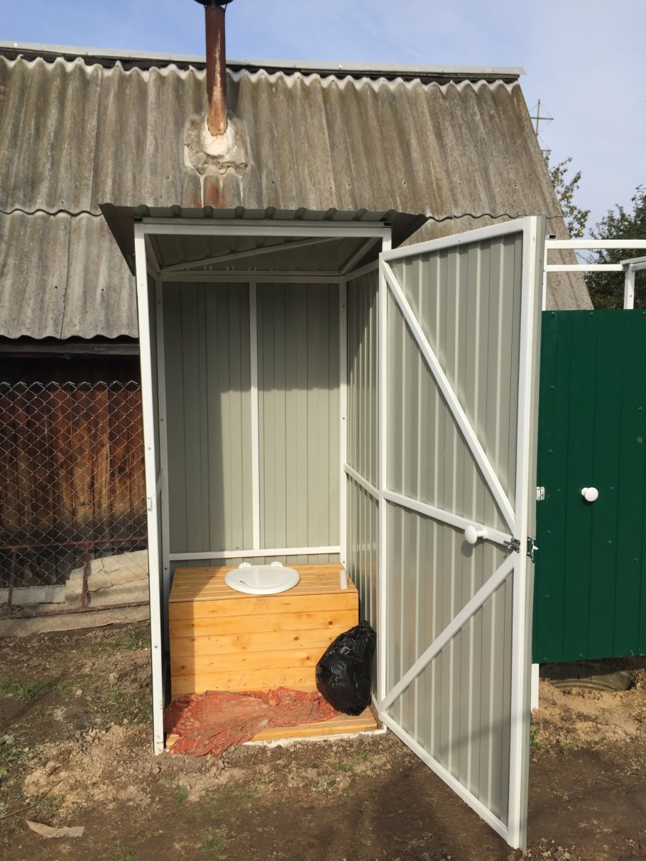 Туалет дачный