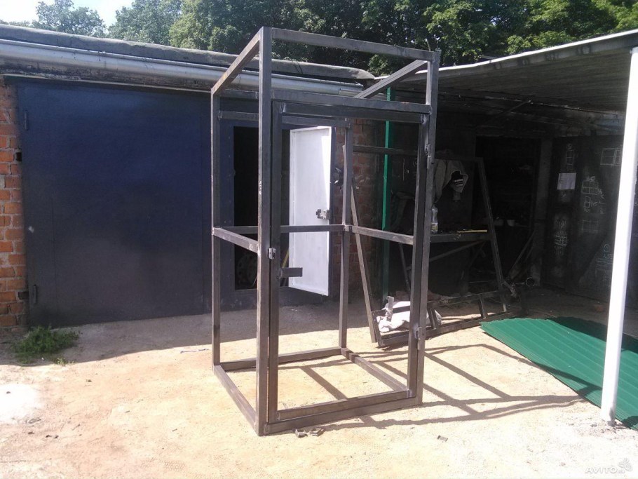 Металлический каркас уличного душа 1х2