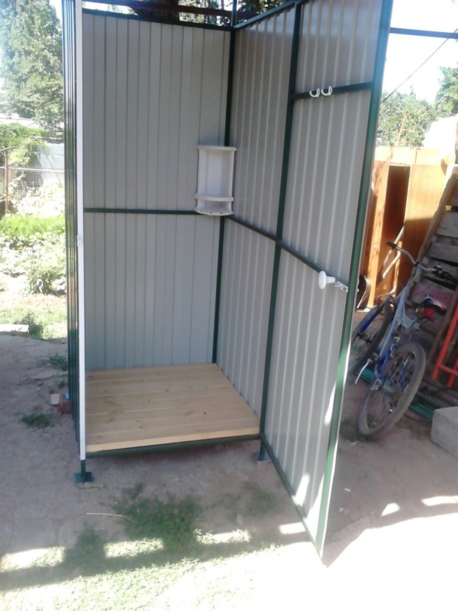 Металлический каркас для туалета