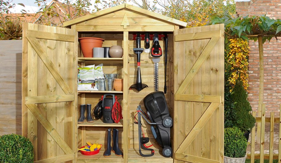 Кладовка для инструментов на даче