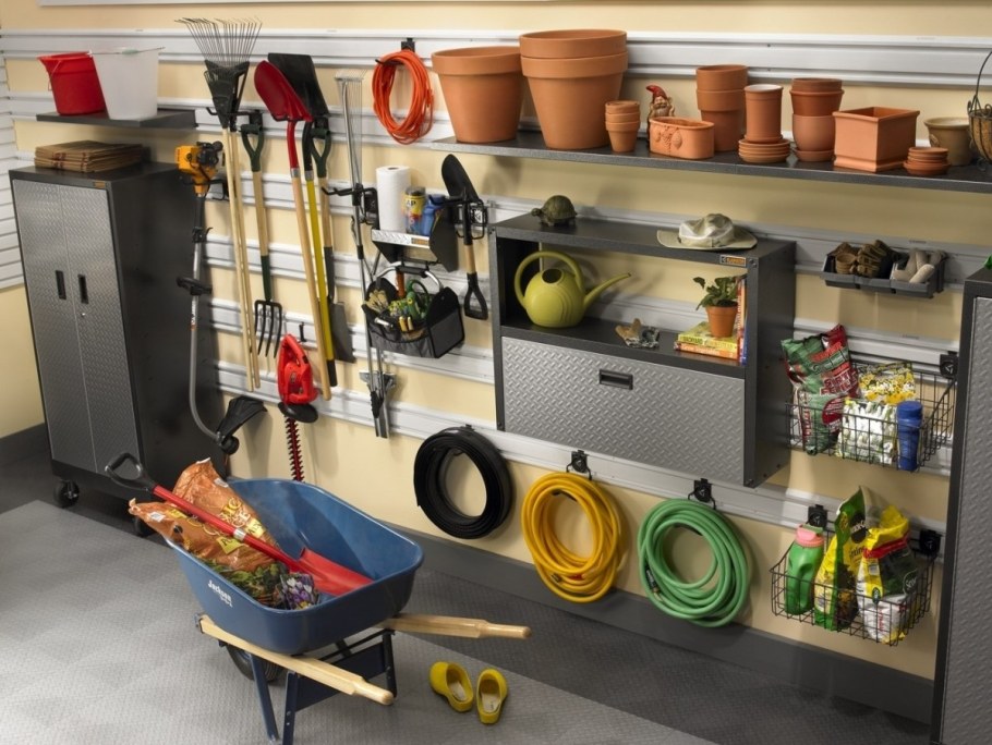 Шкаф под лестницей