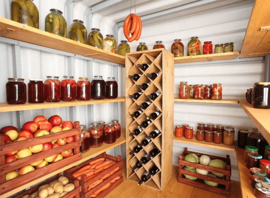 Узкая кладовка