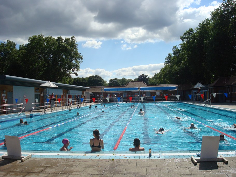 Фореста фестиваль бассейн