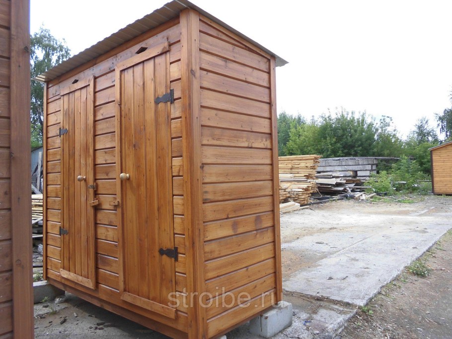 Сарай с туалетом для дачи