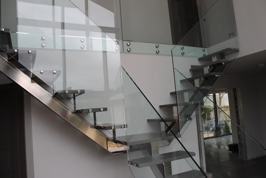 Стеклянная лестница