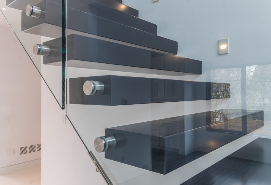 Стеклянные перила для лестниц