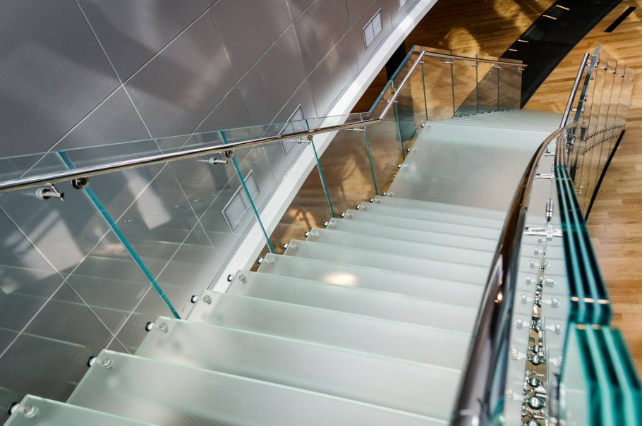 Стеклянная лестница