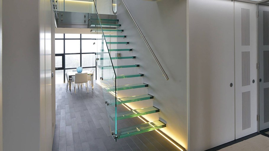 Наяда стеклянное ограждение лестницы