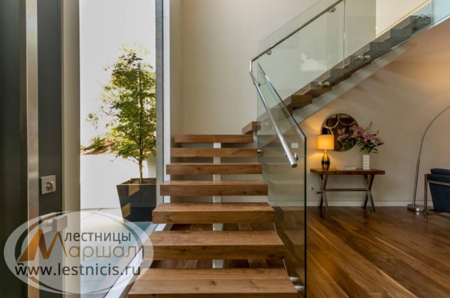 Норман Фостер лестница