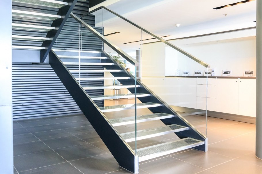 Стеклянная лестница