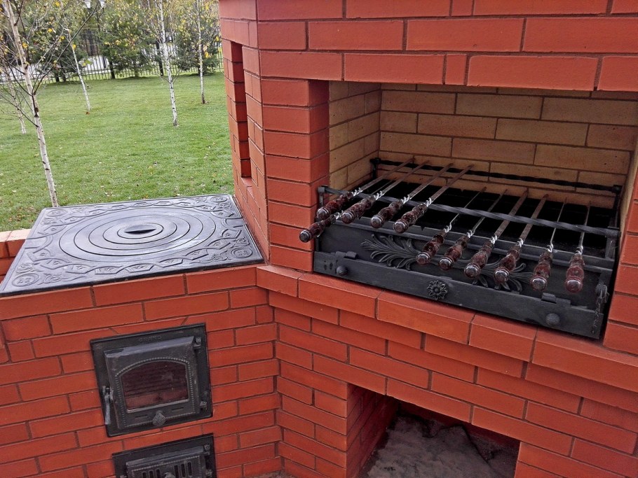Кирпичный мангал