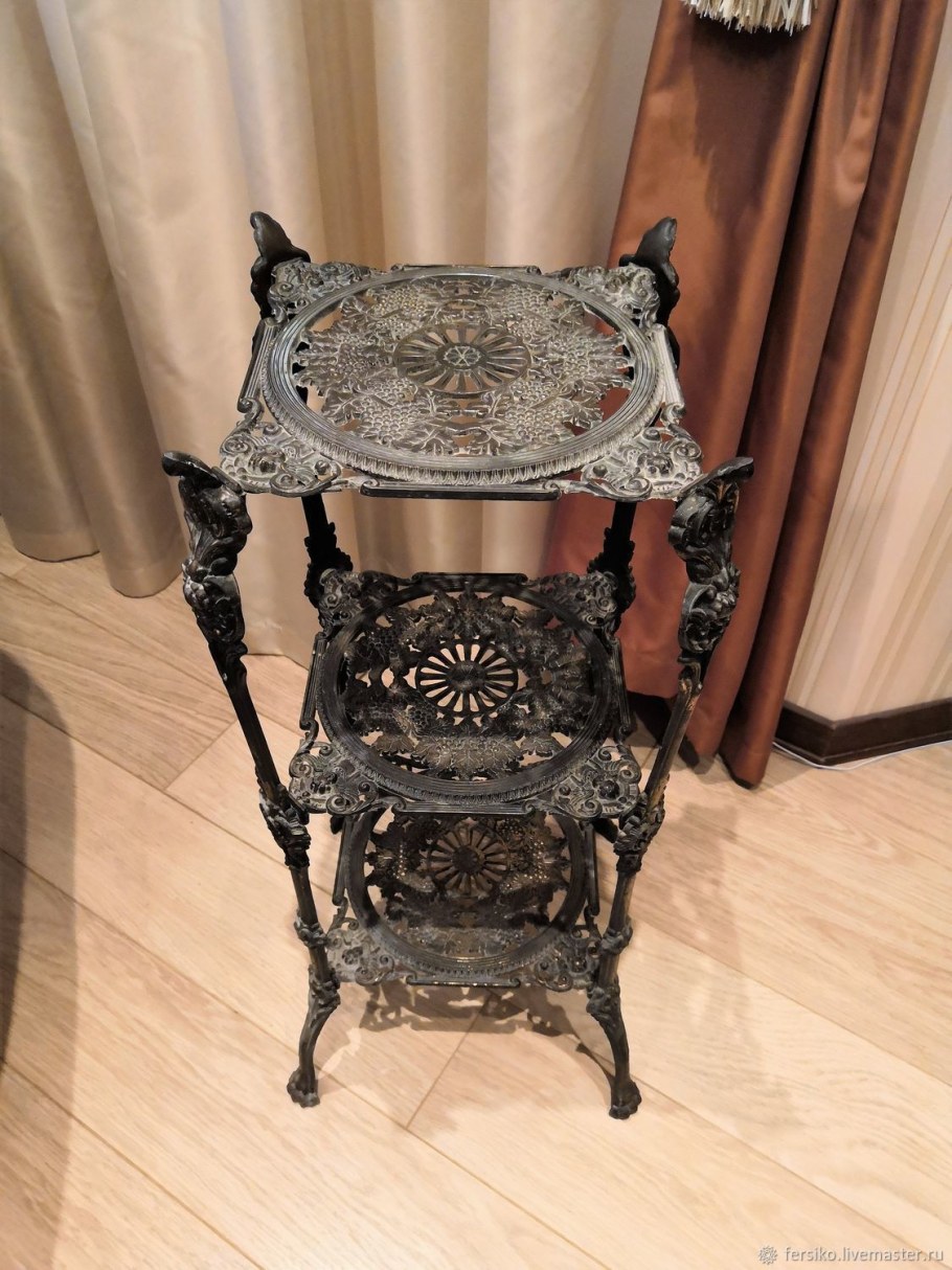 Кованые этажерки в стиле Прованс