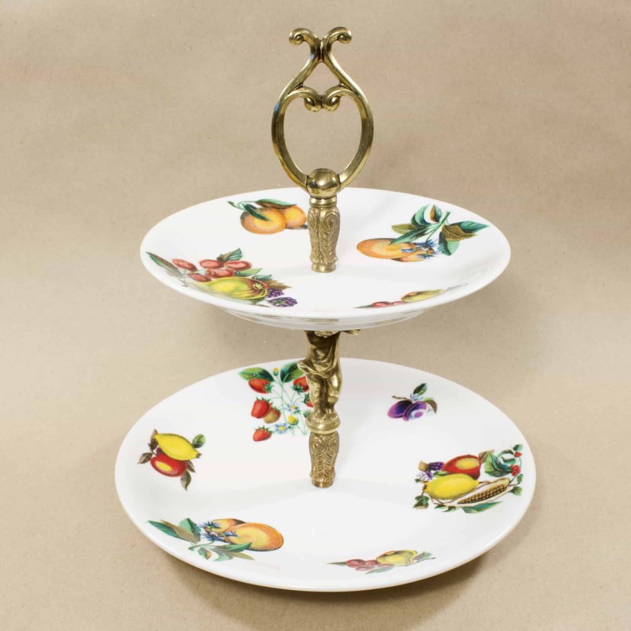 Кованые полки в ванную