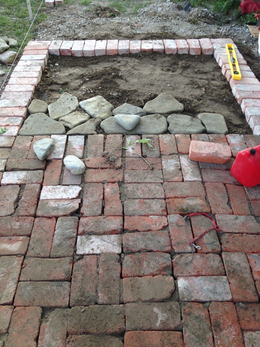 Укладка дорожки кирпичом