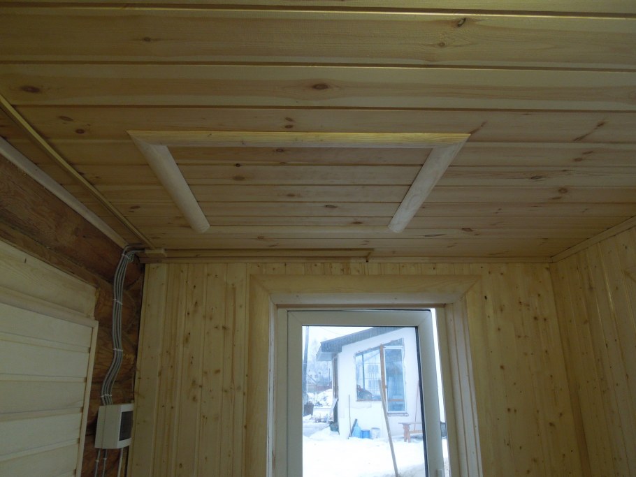 Люк из вагонки на чердак