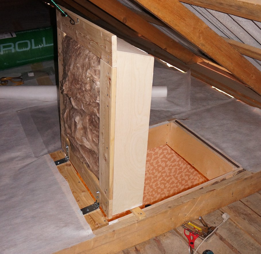 Утеплить люк на холодный чердак