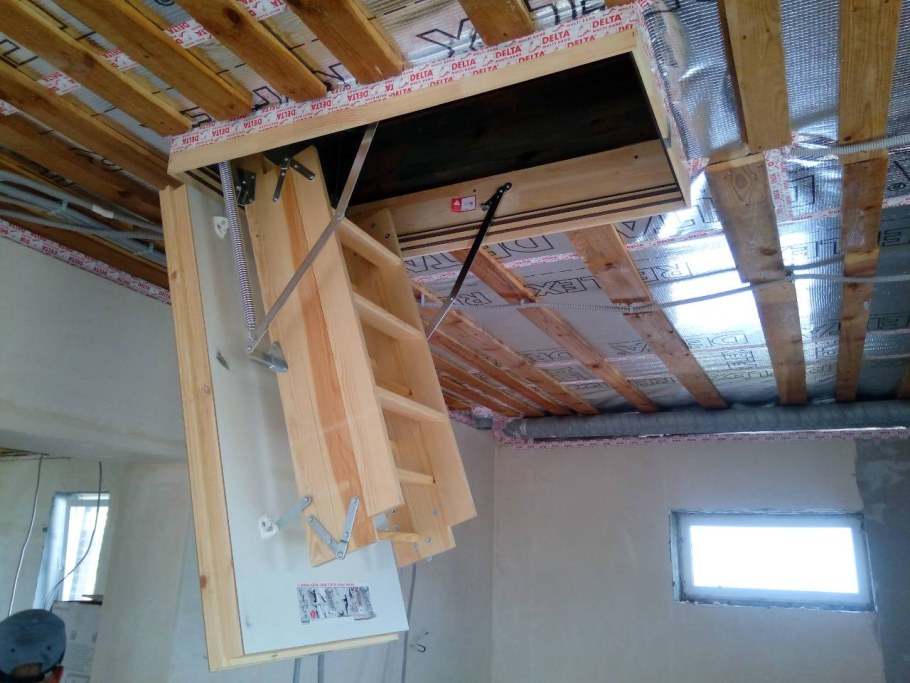 Монтаж чердачной лестницы Факро