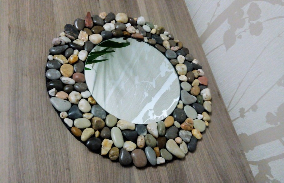 Украшения из гальки